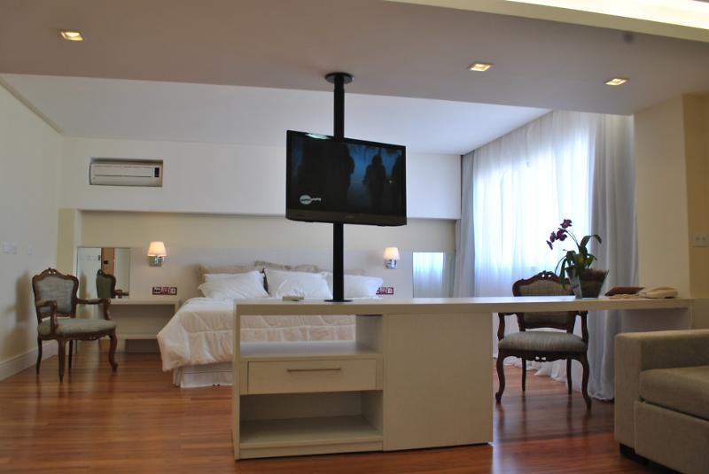 Hotel Parnaso บัลเนอาริโอ กังโบริว ภายนอก รูปภาพ