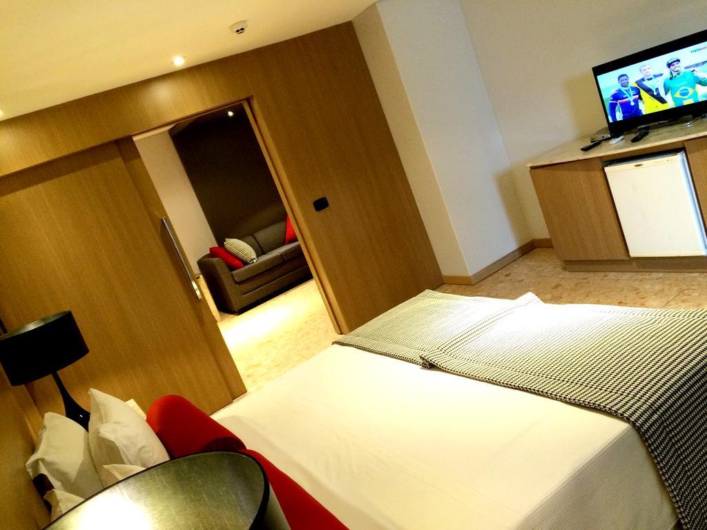 Hotel Parnaso บัลเนอาริโอ กังโบริว ภายนอก รูปภาพ
