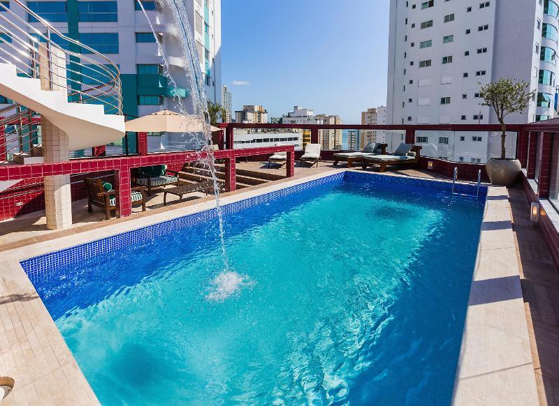 Hotel Parnaso บัลเนอาริโอ กังโบริว ภายนอก รูปภาพ
